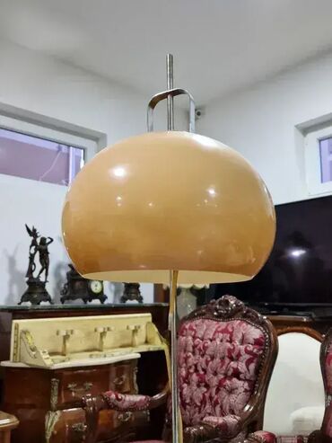 namestaj ruza tutin: Podna Lampa Guzzini 💡 Korektno stanje 🛠️ Postolje ima znakove