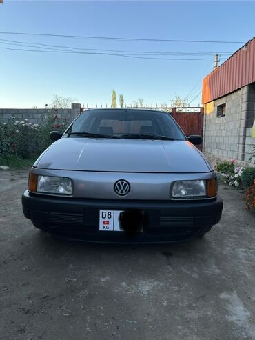 Volkswagen: Volkswagen Passat: 1990 г., 1.8 л, Механика, Бензин, Седан