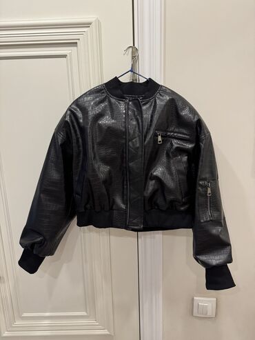 пальто женское бишкек цена: Бомбер, Осень-весна, Made in KG, S (EU 36)