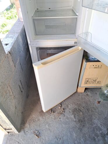 холодильник бытовой: Холодильник Б/у, Двухкамерный, 60 * 2 * 45