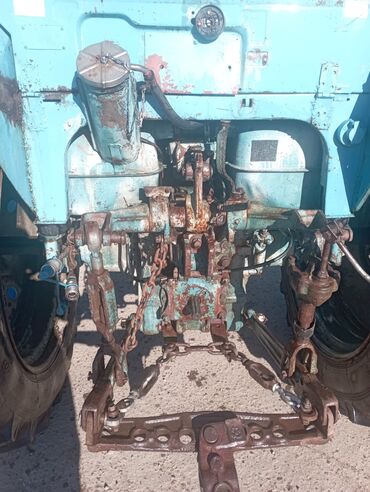 Traktorlar: Belarus traktoru – MTZ seriyası - Rəng: mavi - Quruluş: kabinalı — 8