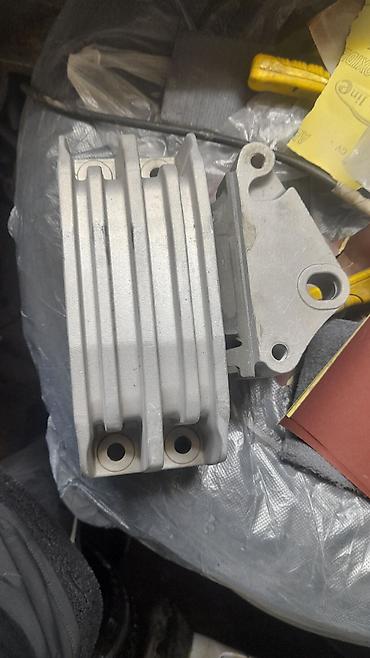 Другие детали ходовой части: Набор автозапчастей для подвески/рулевого управления: - Сайлентблок — 9