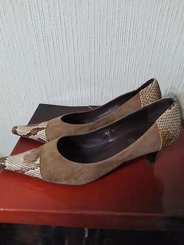 Туфли: Продаю туфли,в хорошем состоянии, производство Испания, размеры 38- — 19
