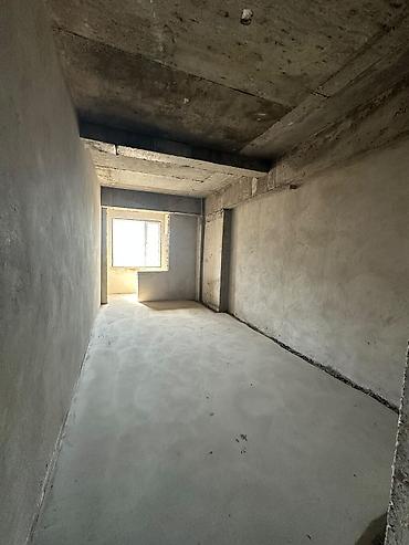 рынок баят квартира: 3 комнаты, 90 м², ул. Ахунбаева / Малдыбаева Элитка, 5 этаж, ПСО (под самоотделку) — 10