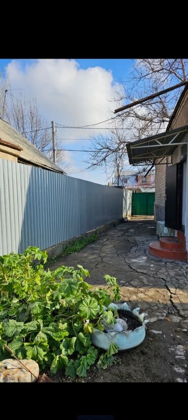 дом ысык ата: 58 м², 3 комнаты, Парковка, Забор, огорожен