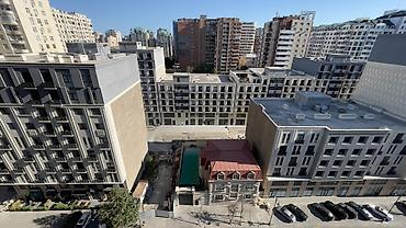 Mənzillər: Nərimanovda, Nəsib bəy Yusifbəyli Küçəsində Tam Əşyalı 3 Otaqlı Mənzil — 1