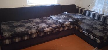 румынский мебель: Угловой диван, цвет - Черный, Б/у