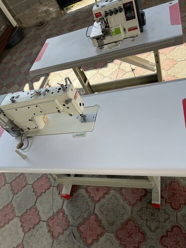 Швейные машины: Продается швейные машинки по отдельности 4х нитка 👍🏻 + швейная