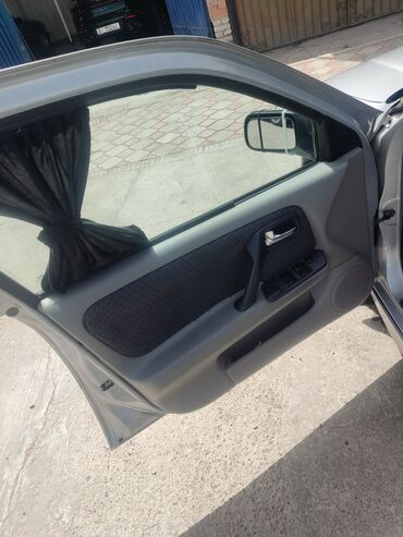машина карнавал: Nissan Primera: 2002 г., 1.8 л, Механика, Бензин, Хэтчбэк