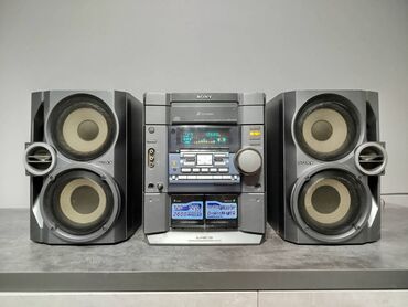 Динамики и колонки: Продаю недорого SONY музыкальный центр есть AUX есть и другие муз