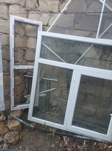 Plastik pəncərələr: PVC pəncərə-vitray blok - Material: ağ PVC profil, ikiqat şüşə — 9