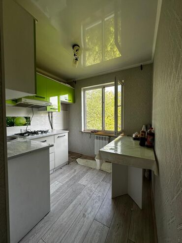 продам 3 х ком кв в мкр: 2 комнаты, 42 м², 104 серия, 4 этаж, Евроремонт