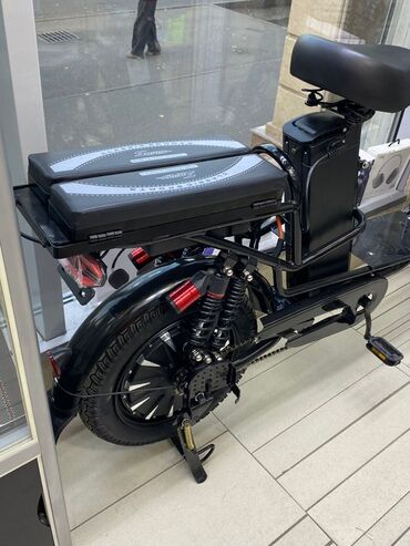 Скутеры: Электроскутер городского типа - Прочная рама и широкое мягкое седло - — 7