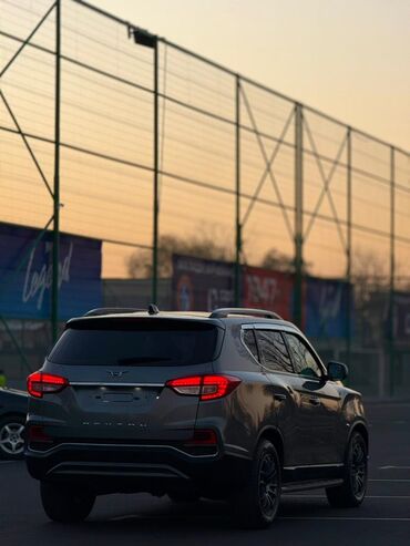 Другие автомобили: Внедорожник (5 дверей), цвет серый металлик. Основные особенности: - — 10