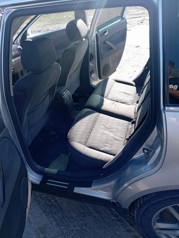 Volkswagen: Volkswagen Passat: 2004 г., 2.5 л, Автомат, Дизель, Универсал — 4