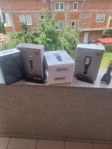 Mašinice za šišanje: WAHL Profesionalna Oprema Wahl Vapor — 21.000 RSD Wahl Magic Clip — — 2