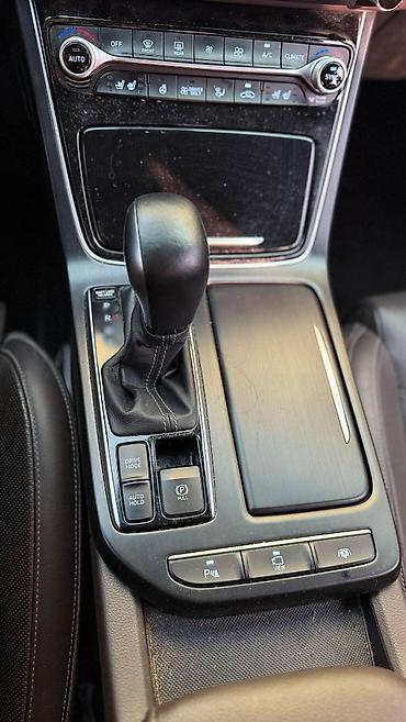 gra: Hyundai Grandeur: 2018 г., 2.4 л, Автомат, Гибрид — 3