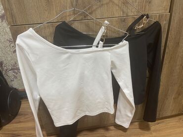 Рубашки и блузы: S (EU 36), цвет - Черный