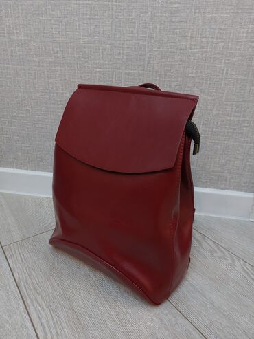 рюкзак красного цвета: Рюкзак (бордо)