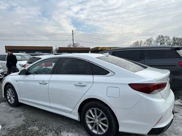 газ 311055: Hyundai Sonata: 2018 г., 2 л, Автомат, Газ, Седан