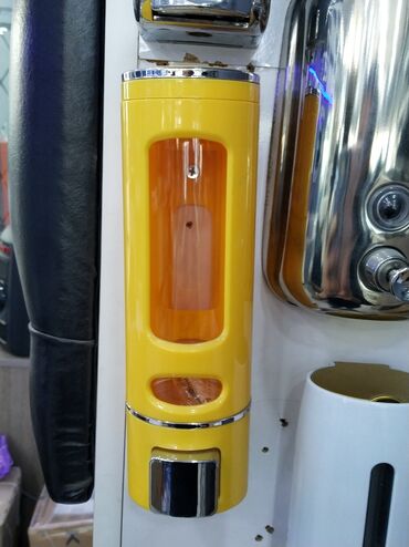 kafel hamam ucun: Maye sabun/şampun dispenseri – divara bərkidilən, əl ilə basılan