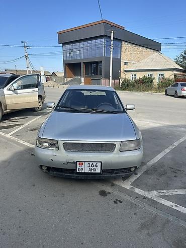 Унаа: Audi A3: 2001 г., 1.8 л, Кол менен иштөөчү, Газ, Хетчбек — 2