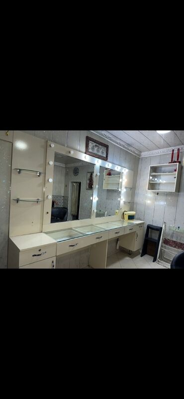 Ремонт и строительство: Salon mebeli
150azn 
Yasamal 7812 leli