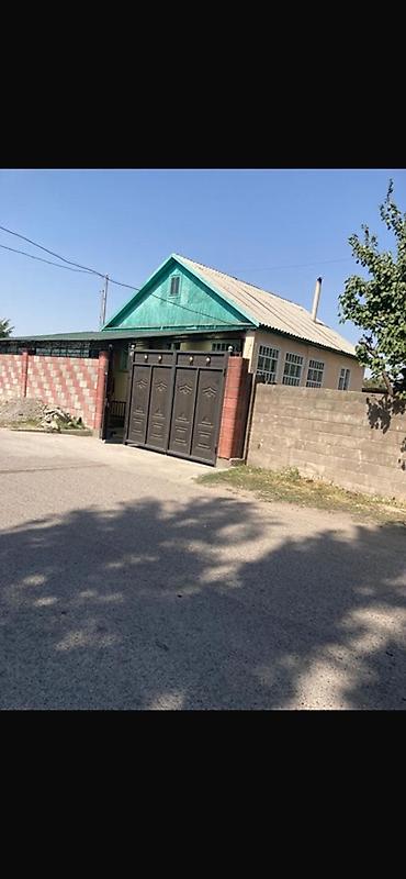 гостинный дом: Продаётся жилой дом с дворовой территорией. - Отдельно стоящий — 1