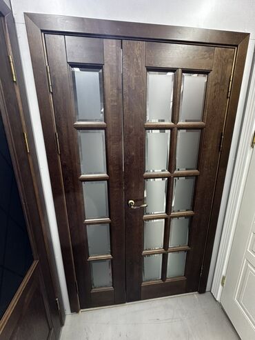 меж комнаты двери: Doors with glass