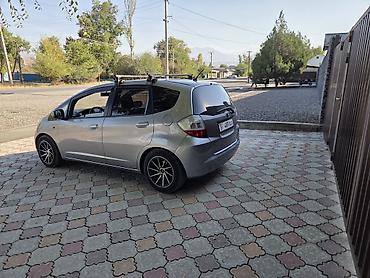 сдаю хонда жаз: Honda Jazz: 2011 г., 1.3 л, Механика, Бензин, Хэтчбэк — 2