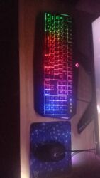 Planşetlər: Klaviatura, Mişka və Mişka Altlığı Dəsti Komplekt: klaviatura + mişka