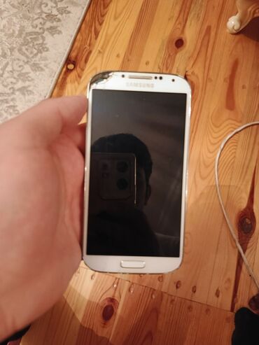 samsunq s22 ultra: Samsung Galaxy S4, 16 GB, rəng - Ağ