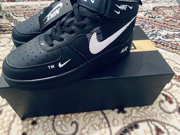 кроксы цена: Мужские кроссовки, 38, Nike, Новый, цвет - Черный, Платная доставка