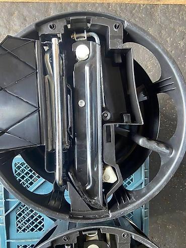 bağlayan: "Mercedes" ehtiyat təkəri bağlayan plastmas Şəhər: Bakı Elanın növü — 4