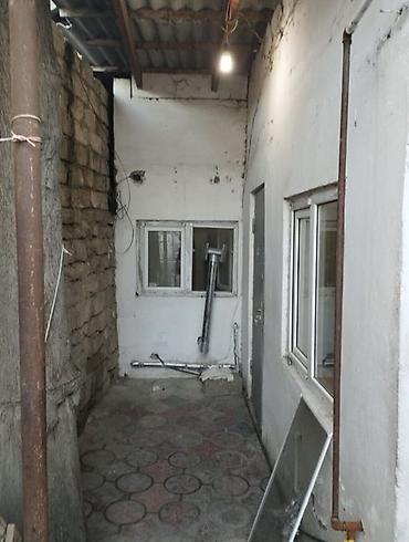 Həyət evləri və villalar: Salam.Ev Suraxanı hərbi komissarlığın yanında yerləşir.Evin qarşısında — 1
