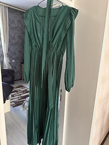 deri etek: Zərif qızılı-yaşıl rəngli uzun don - Model: uzun, axıcı ətəkli — 1