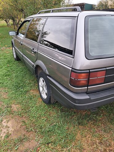 Volkswagen: Volkswagen Passat: 1990 г., 2 л, Механика, Бензин, Универсал