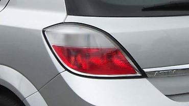hobi auto: STOP SVETLA HEČBEK ZA OPEL ASTRA H OD 2004. DO 2014. GOD. | Polovni — 2