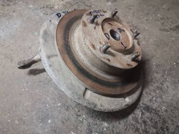 Auto delovi: Glavcina desnog prednjeg tocka Lada 2121,21213 Niva 24mm br.1 — 3