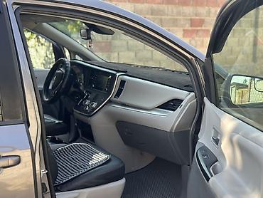 купить шины на тойота камри: Toyota Sienna: 2018 г., 3.5 л, Автомат, Бензин, Минивэн — 9