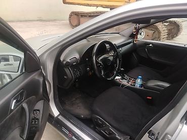 mercedes cl220: Mercedes-Benz E 220: 2.2 l | 2001 il Sedan — 5