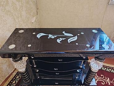 ev t: Qara şüşə TV stendi - Material: temperli qara şüşə rəflər və üst — 4