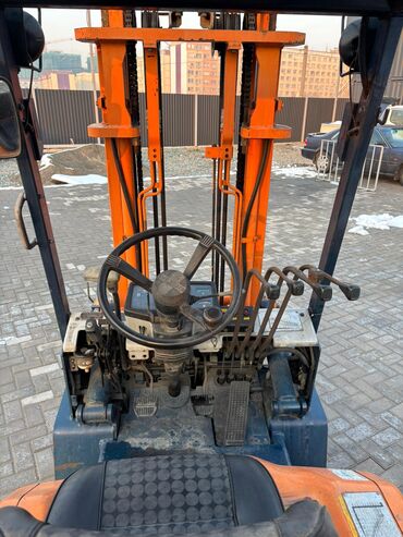 Погрузчики: Погрузчик, Toyota, Колесный, Вилочный — 6