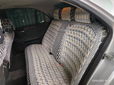 Mercedes-Benz: Mercedes-Benz E 240: 2.6 l | 2000 il Sedan — 10