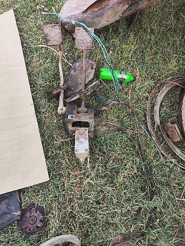 avto zapchasti: Bu, dörd silindrli, içdən yanma mühərriki blokudur. Ağır metal — 2