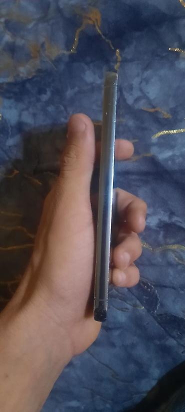 Mobil telefonlar: Məhsul: Smartfon .Xbidə böyründə czğı var bidə üzndə czğı var başka — 2