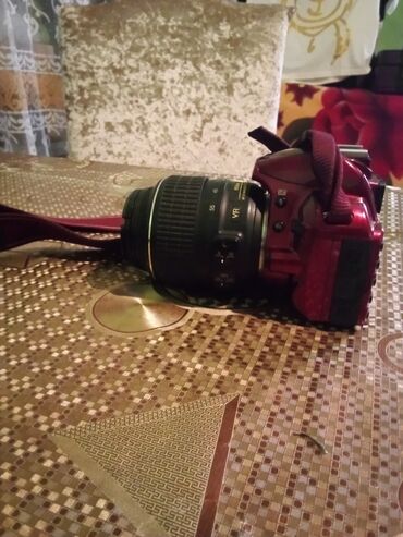 Haima: Nikon DSLR fotoaparat – qırmızı gövdə - Model xətti: Nikon DX formatlı