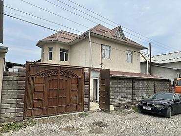 дом баня: Продаётся двухэтажный жилой дом с придомовой территорией и капитальным — 2