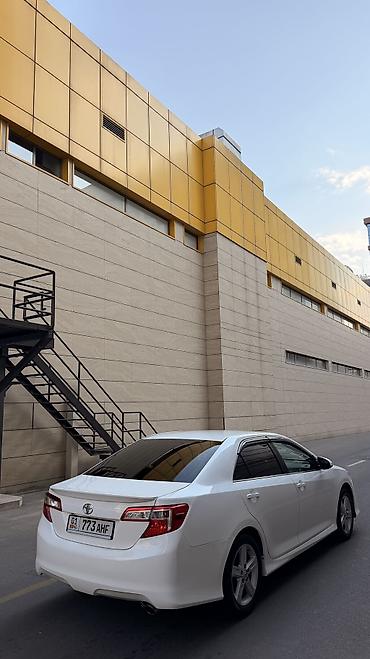 тае: Toyota Camry: 2014 г., 2.5 л, Автомат, Бензин, Седан — 2