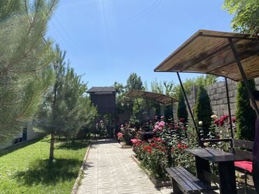 2 х спальное постельное белье: Номер, ХАН-ТЕНГРИ Чолпон-Ата, Детская площадка, Парковка, стоянка